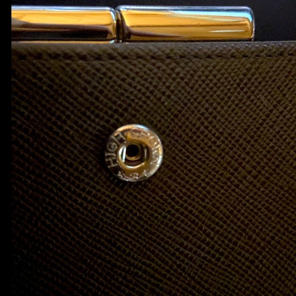 ** SALE. **
Burberry EUC KissLock Wallet COA,Dust bag,care card - Picture 15 of 16